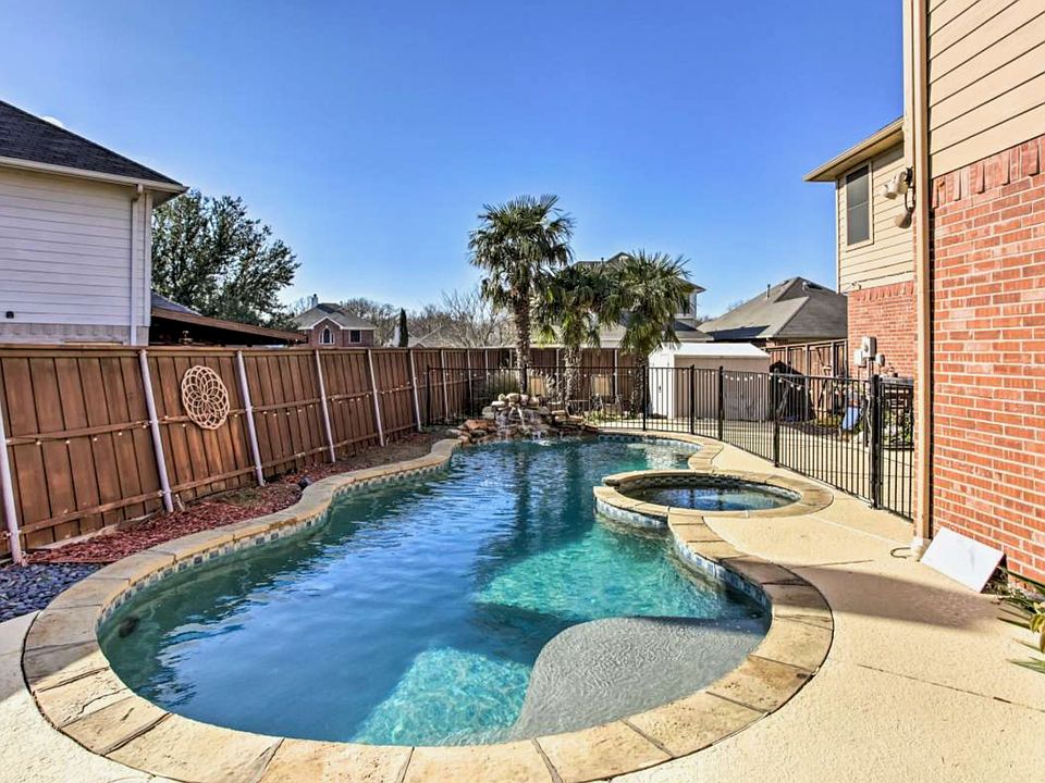 1st image of 1805 Arbor Creek Dr
