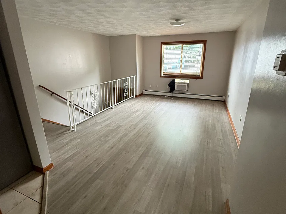 15 Burns St #2