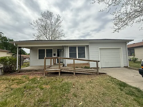 2421 W Lydia Ave Photo 1