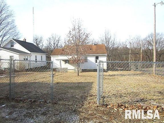 3rd image of 635 Pekin Ave