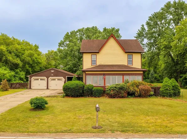 1190 E Cohoctah Rd, Howell, MI 48855