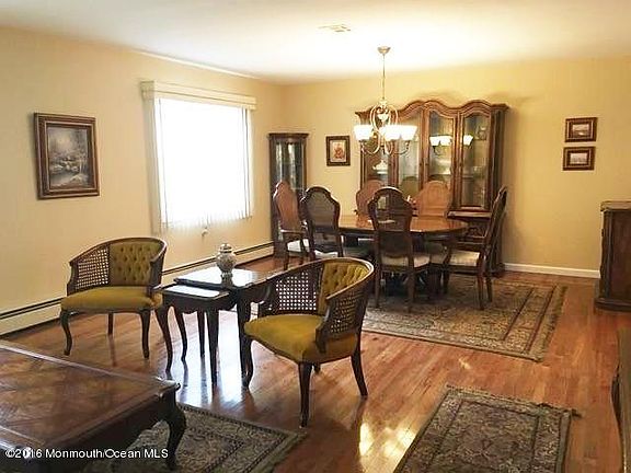 5th image of 16 Chateux Ln