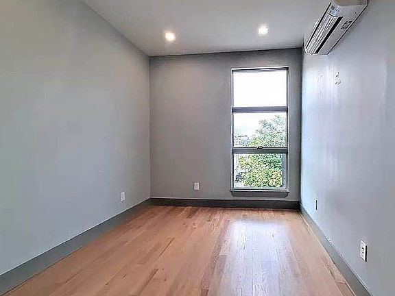 3rd image of 2813 Tilden Ave #4B