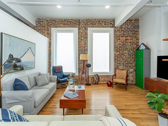 3rd image of 300 20th St N #208