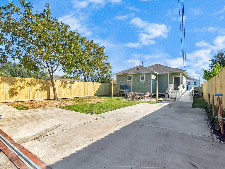 5322 Avenue K — Photo 39