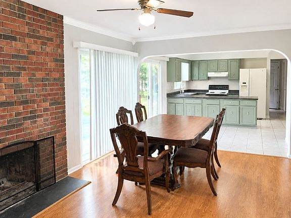 4th image of 1200 Crestview Ct