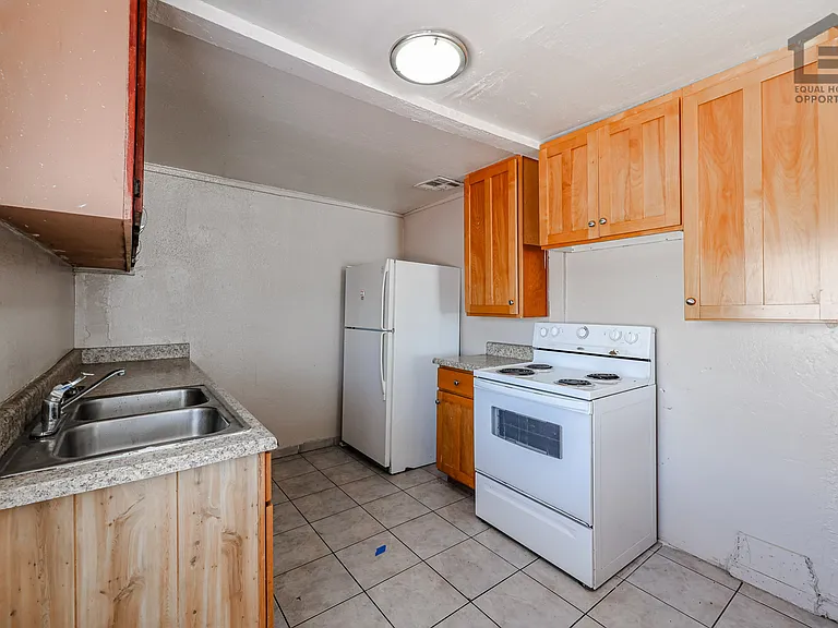 903 W Pierson St — Photo 10