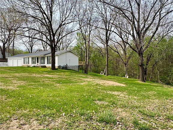 3rd image of 17494 Pleasure Heights Rd