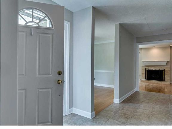 4th image of 506 Iron Lantern Dr