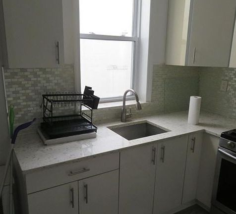 2nd image of 434 Avenue Y