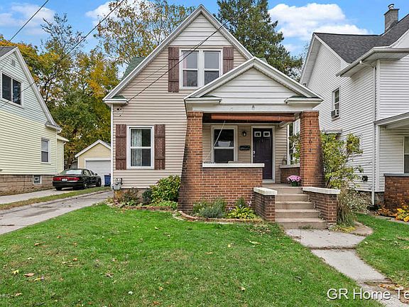 2nd image of 1364 College Ave NE