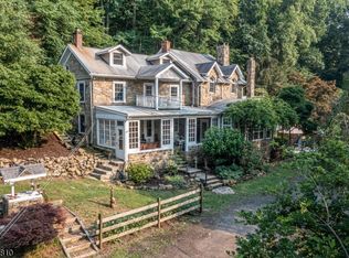 6 Bridle Path Ln, Hampton, NJ 08827