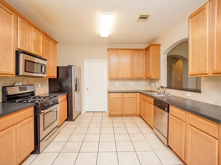 1323 Colonial Manor Dr — Photo 11
