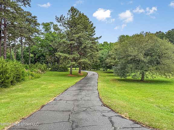 4th image of 2039 Perrott Rd