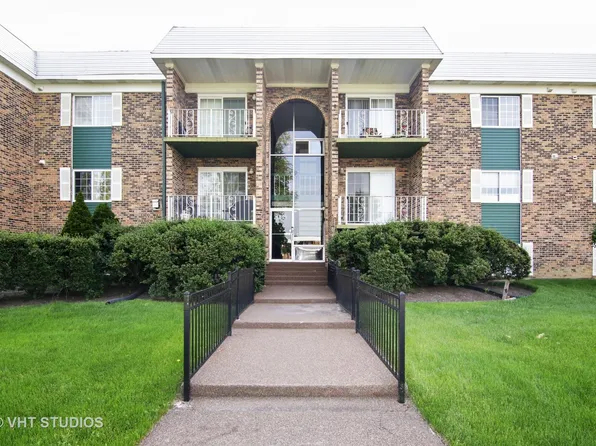 1619 N Windsor Dr APT 310, Arlington Heights, IL 60004
