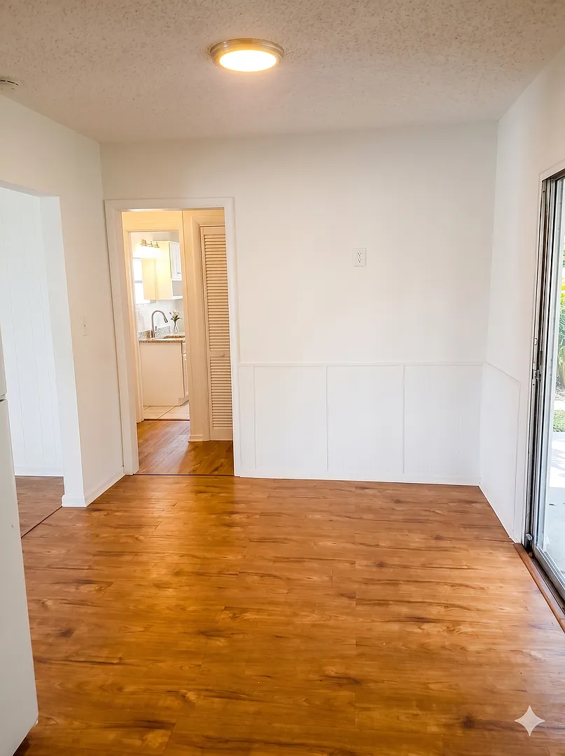 Spacious 4-Bedroom Home in Prime Pinellas Park Location 1,354 Sq Ft — Photo 4
