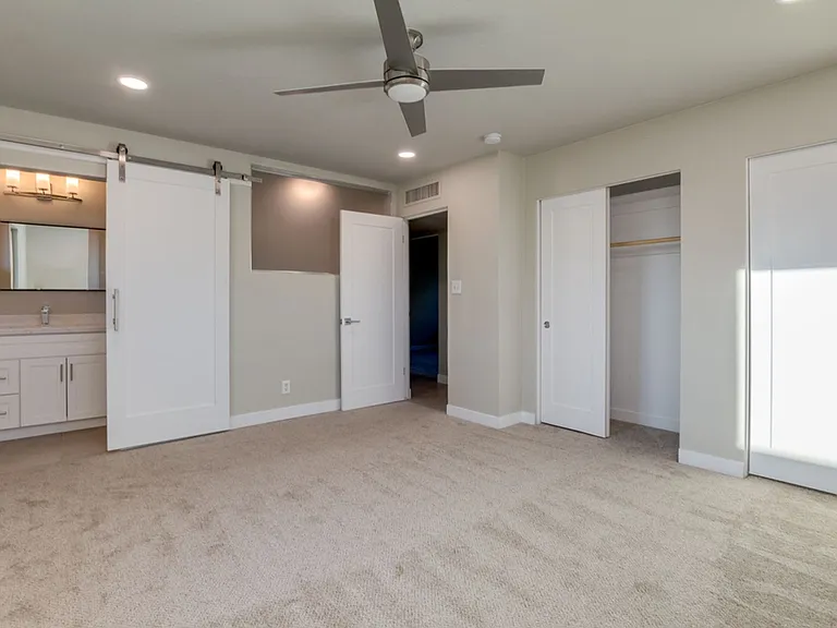 554 W 19th St — Photo 34