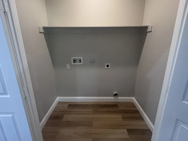 3211 Bourland St — Photo 8