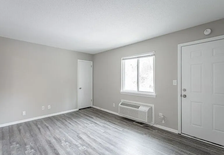 113 Goodson Ave #11 — Photo 2