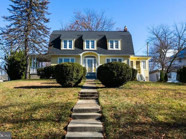 806 Monroe St, Herndon, VA 20170