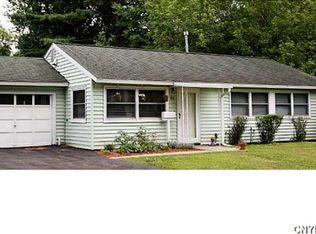 20 Devonshire Rd, North Syracuse, NY 13212