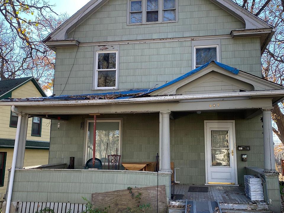 1st image of 607 Oak Ln