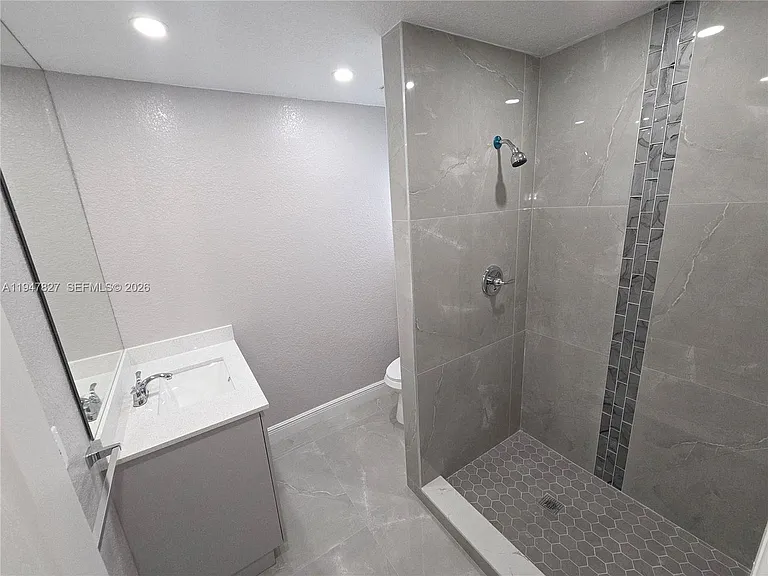 4360 NW 15th St — Photo 21