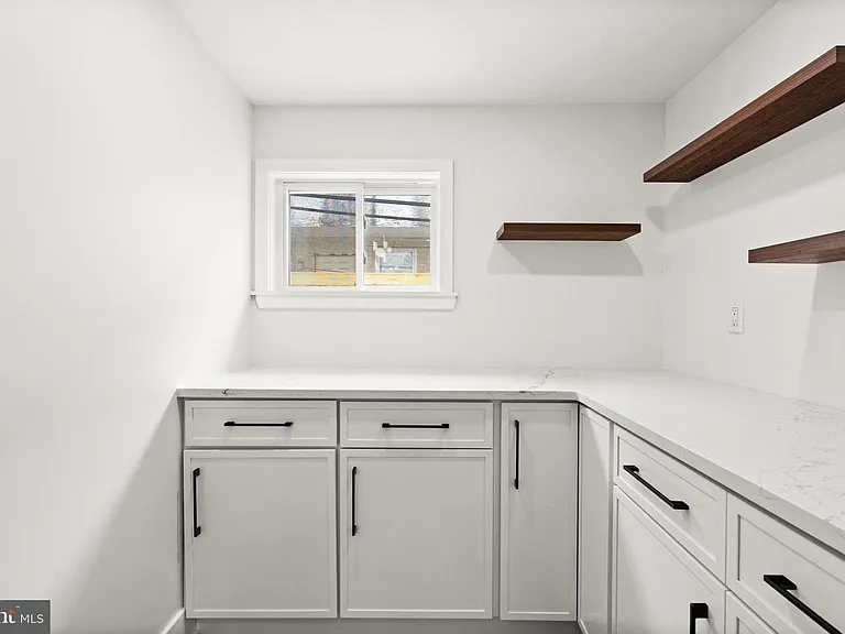 2308 Christian St — Photo 13