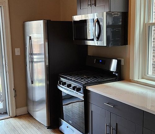 3rd image of 7811 S Evans Ave