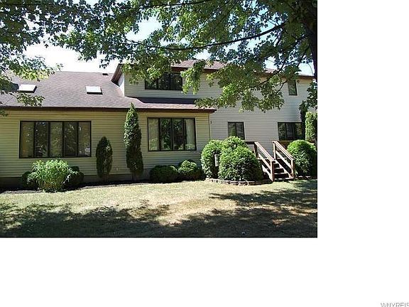 3rd image of 19 Alran Dr