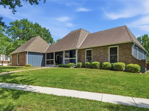 563 E 129th Ter, Kansas City, MO 64145