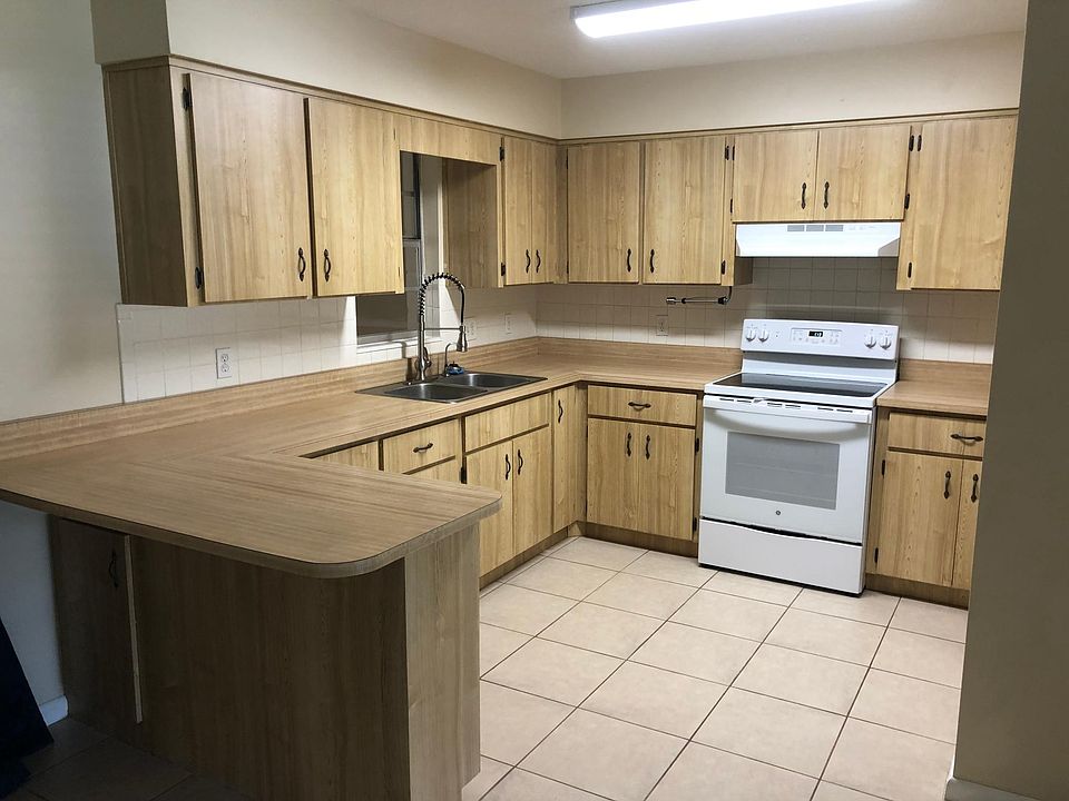 Large bright kitchen