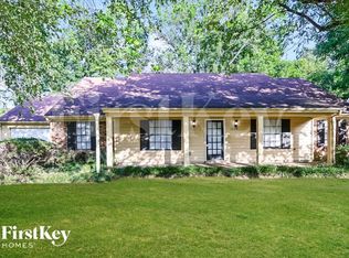 1053 Boones Hollow Dr, Cordova, TN 38018