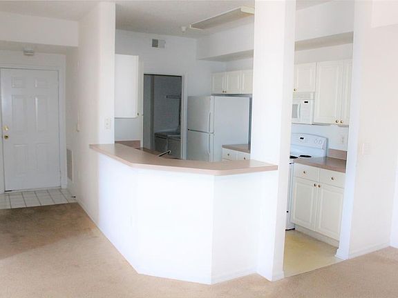 4th image of 5554 Metrowest Blvd #4-202