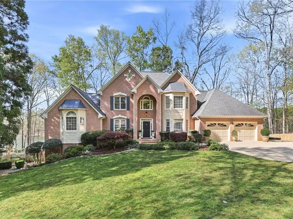 3176 Deep Water Dr, Gainesville, GA 30506