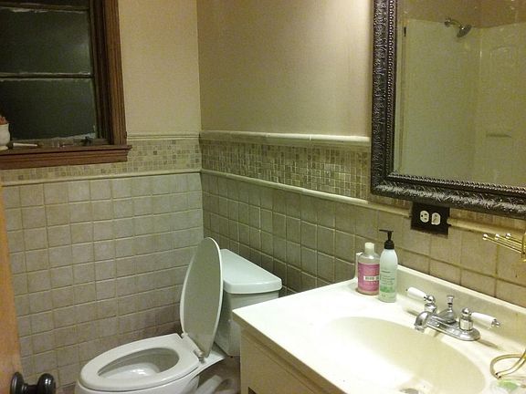 4th image of 467 Potomac Ave #3
