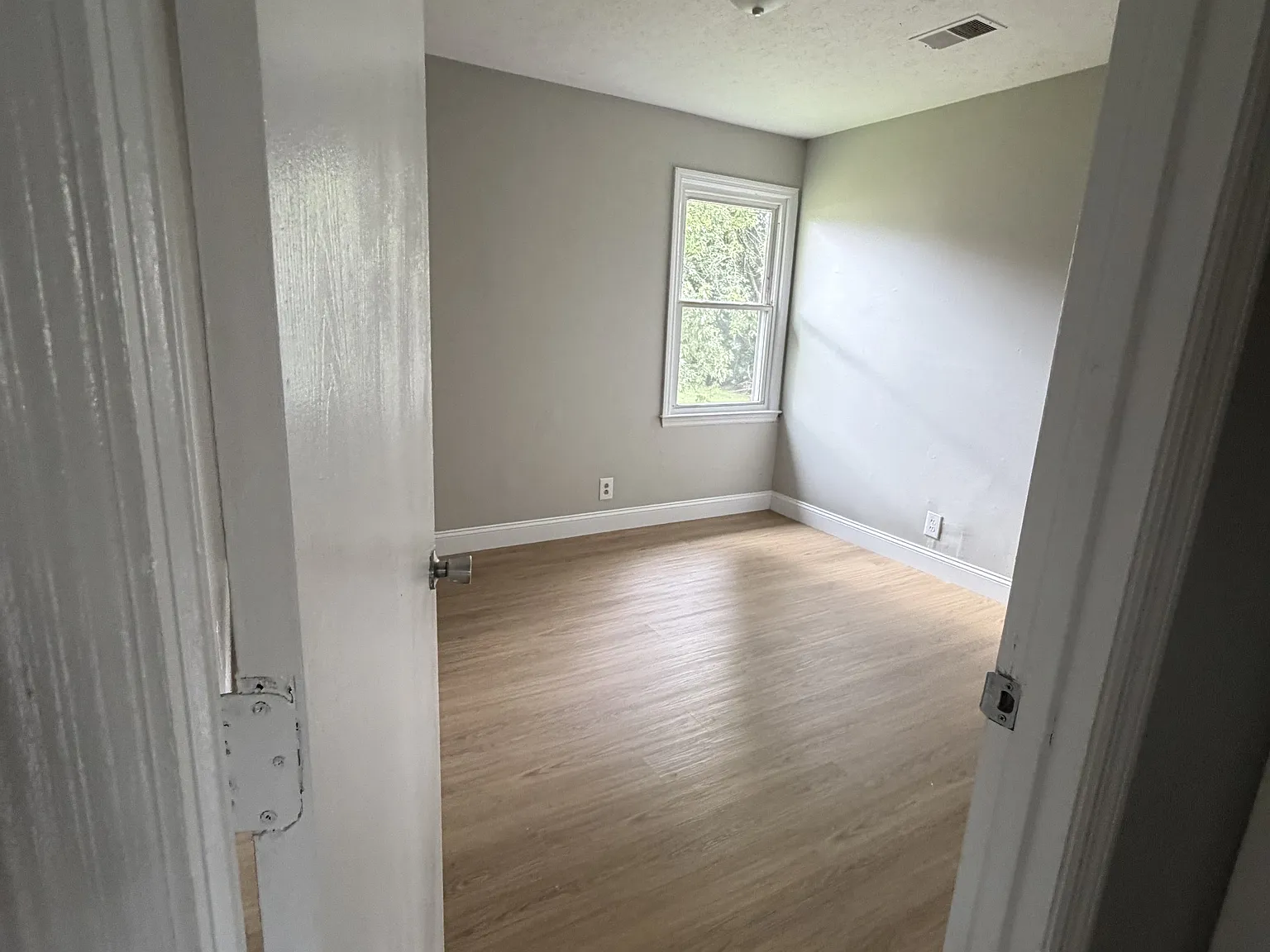 104 Robin Drive - 1 — Photo 4