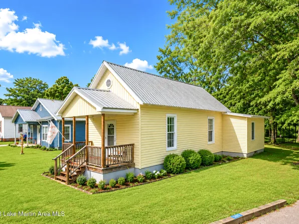 4 Alber Dr, Tallassee, AL 36078