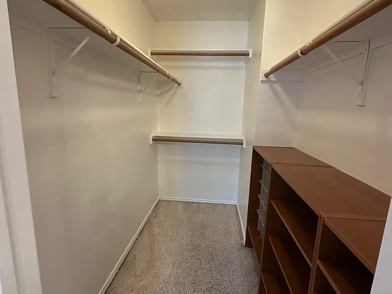 4905 Spur Ridge Ct — Photo 11