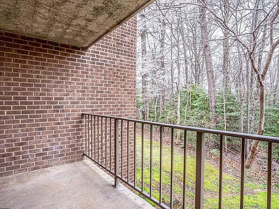 5th image of 1522 Northgate Sq APT 11B