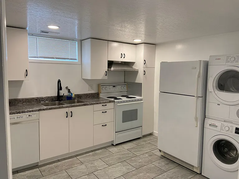 826 E Hudson Ave #B — Photo 3