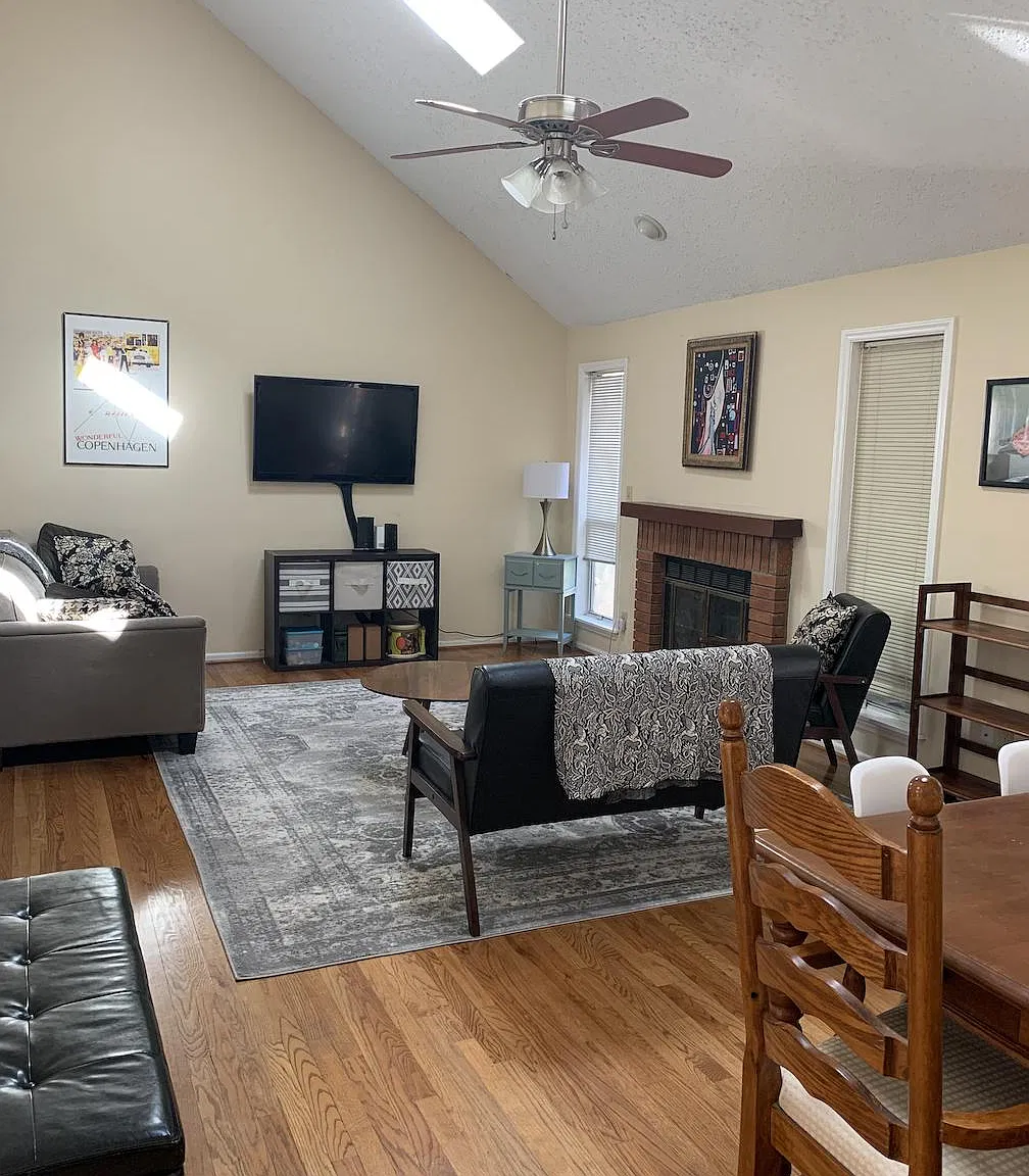 10 Clubhouse Ct — Photo 4