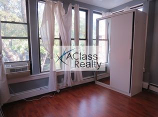 2552 37th St #2F, Astoria, NY 11103