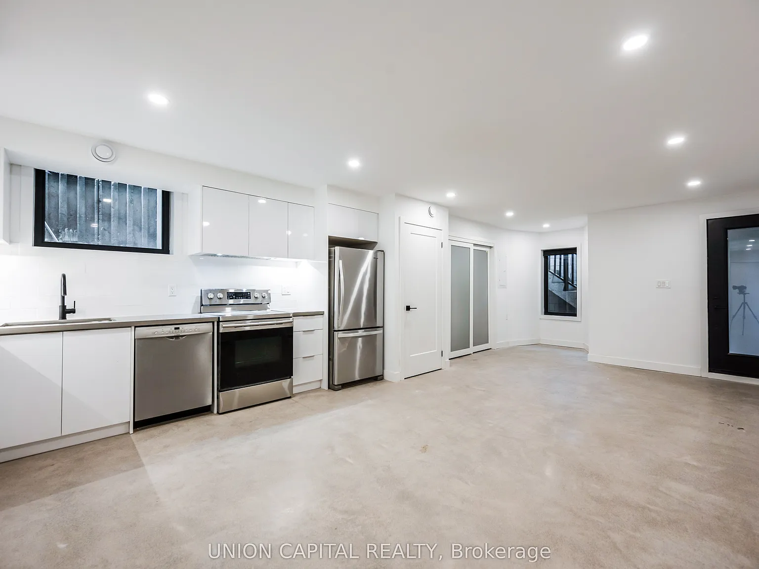 2 bed, $2,500 — Photo 3