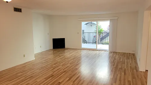 1836 17th St Photo 1