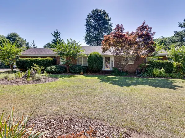 372 Lake Forest Dr, Spartanburg, SC 29307