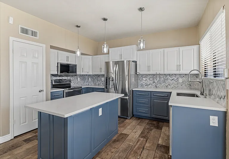 2104 E Behrend Dr — Photo 8