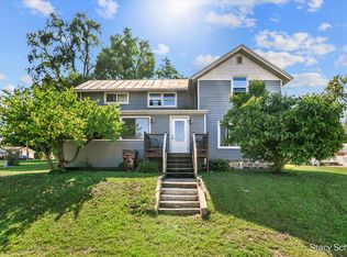 320 Division St, Freeport, MI 49325