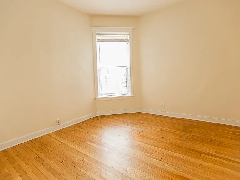 1143 W. Waveland Ave. — Photo 12