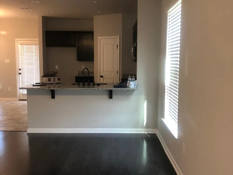 418 Berg Ct — Photo 6